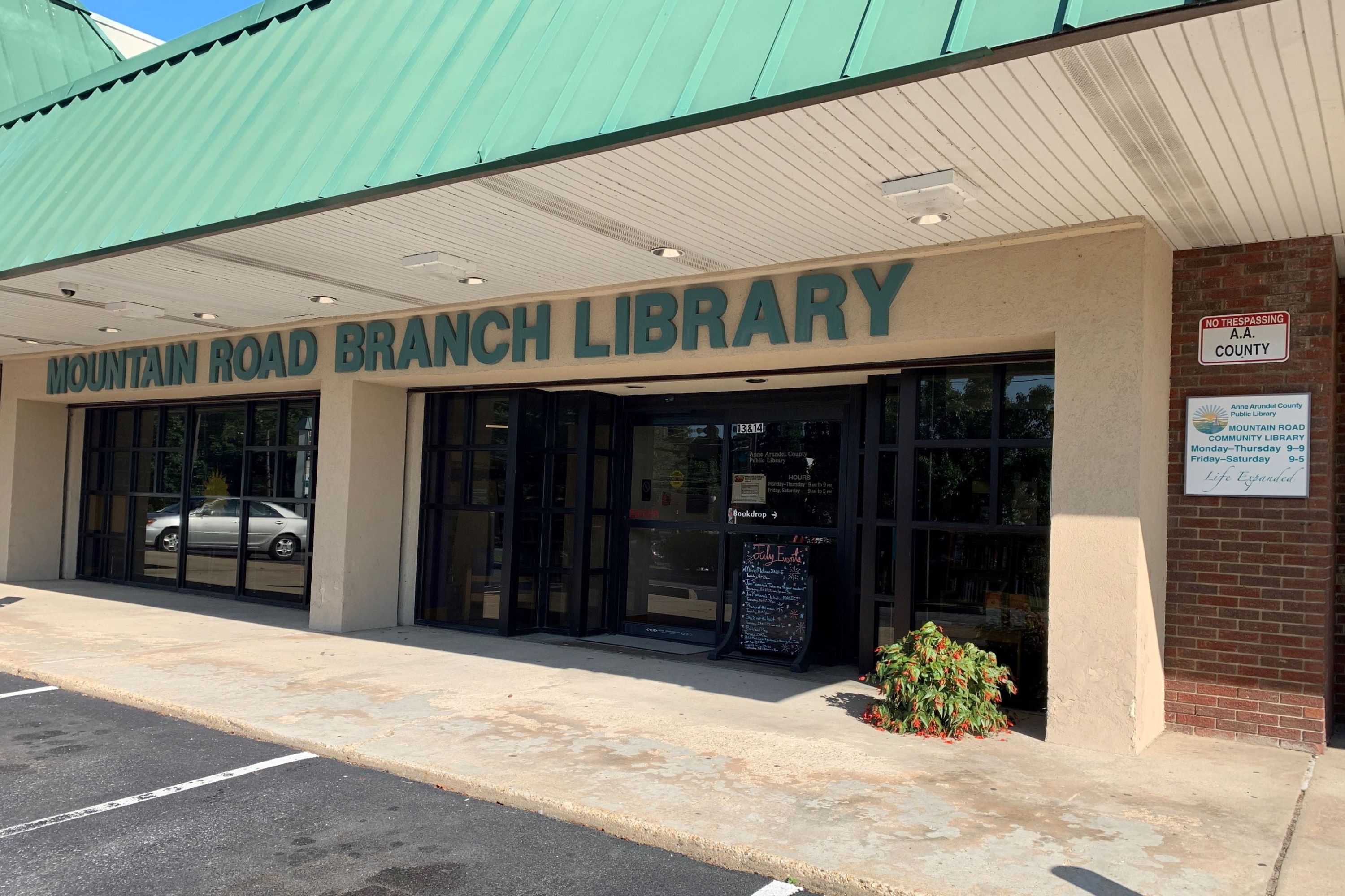 Mountain Road Library 