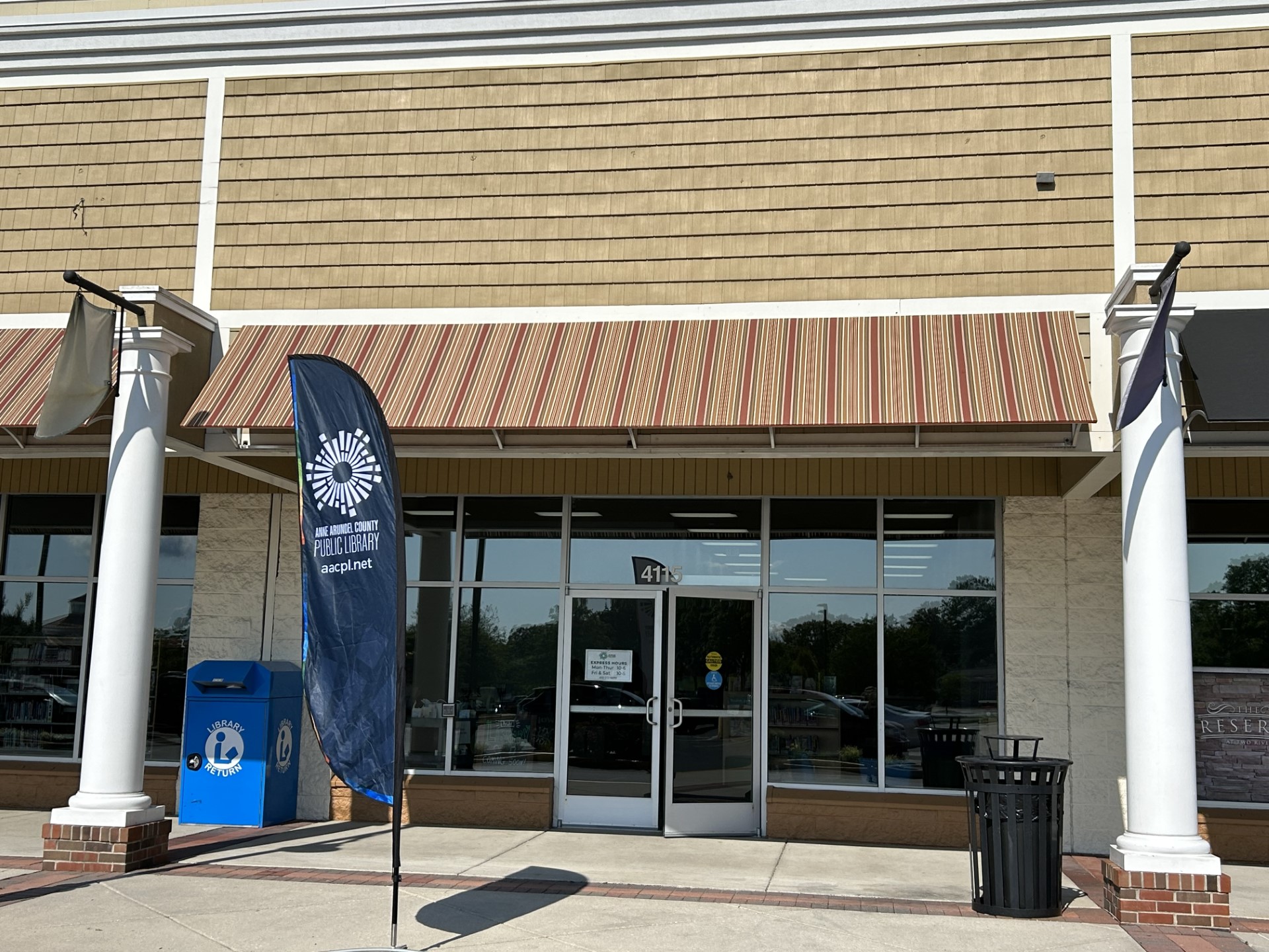 Mountain Road Library Exterior